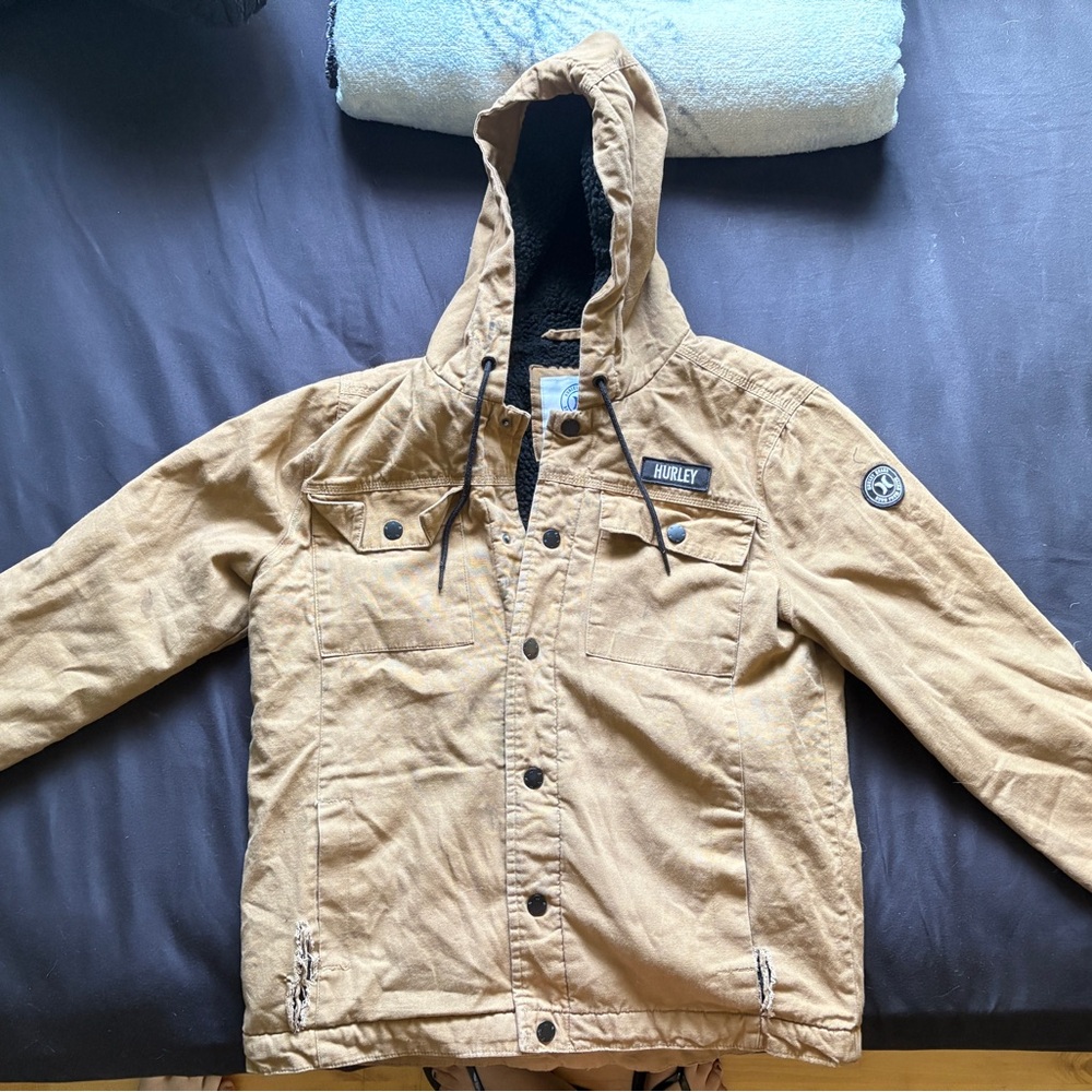 Hurley Men's Charger Jacket Sherpa-lined outdoor jacket with a hood